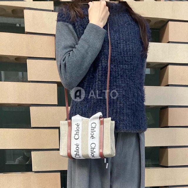 現品限り一斉値下げ!】 Chloe ショルダーバッグ ミニ ウッディ WOODY