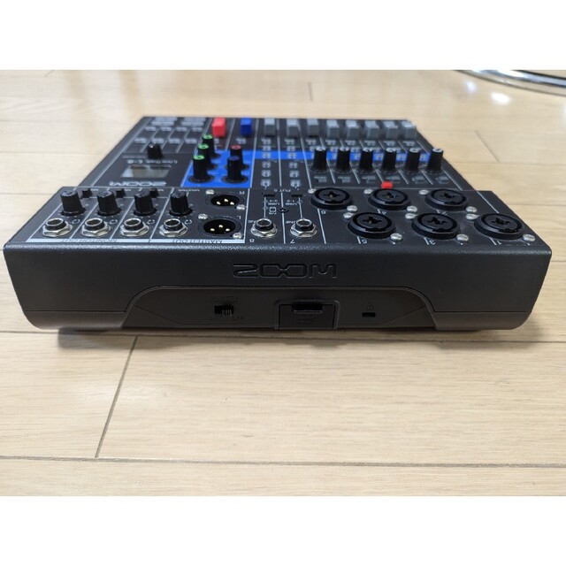 zoom l-8 livetrack 品 4