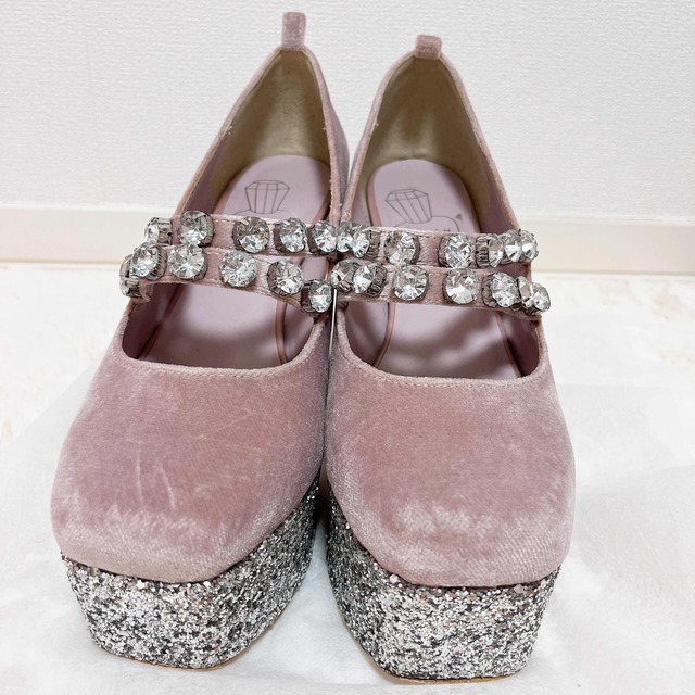 Swankiss(スワンキス)のEV bijou velour shoes レディースの靴/シューズ(ハイヒール/パンプス)の商品写真