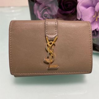 イヴサンローラン(Yves Saint Laurent)のイヴサンローラン　三つ折り財布　ロゴ金具　レザー　カサンドラ(財布)