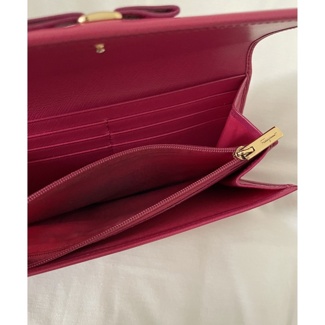 Salvatore Ferragamo(サルヴァトーレフェラガモ)のフェラガモ　ピンク　長財布　美品 レディースのファッション小物(財布)の商品写真