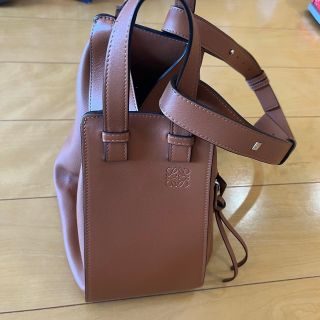 ロエベ(LOEWE)のロエベハンモックスモール　タン(ハンドバッグ)