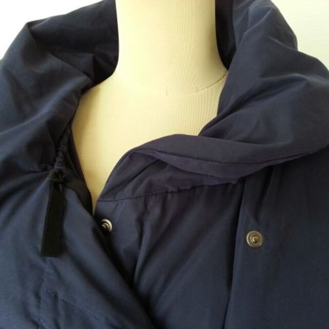GIANNI LO GIUDICE　ネイビー　４０サイズ　　ダウンコート レディースのジャケット/アウター(ダウンコート)の商品写真