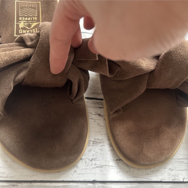 ISLAND SLIPPER(アイランドスリッパ)のアイランド　スリッパ　ブラウン　22 5 レディースの靴/シューズ(サンダル)の商品写真