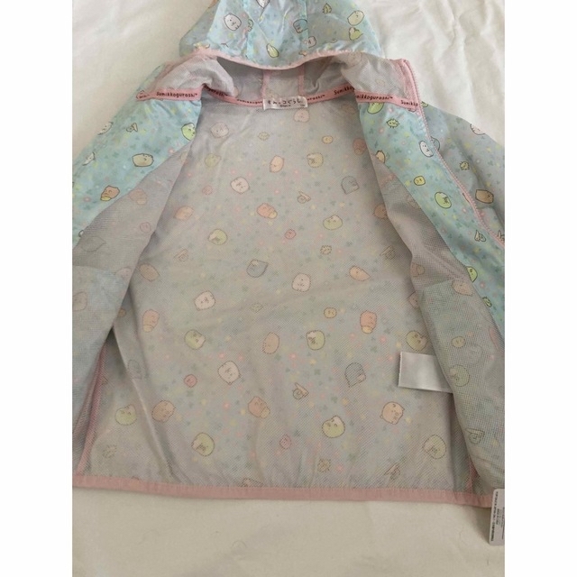 新品☆すみっこぐらし　パーカー　ウインドブレーカー　薄手 キッズ/ベビー/マタニティのキッズ服女の子用(90cm~)(ジャケット/上着)の商品写真