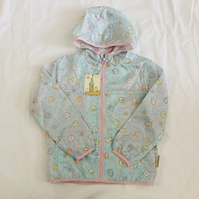 新品☆すみっこぐらし　パーカー　ウインドブレーカー　薄手 キッズ/ベビー/マタニティのキッズ服女の子用(90cm~)(ジャケット/上着)の商品写真