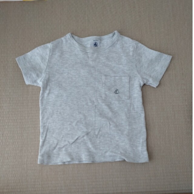 PETIT BATEAU(プチバトー)のプチバトー　95センチ　Tシャツ キッズ/ベビー/マタニティのキッズ服男の子用(90cm~)(Tシャツ/カットソー)の商品写真