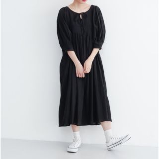 メルロー(merlot)の新品！merlot ピンタック スキッパー ボヘミアン ワンピース ブラック(ロングワンピース/マキシワンピース)