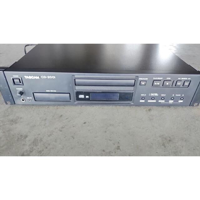 値下！ tascam cd-200i CDプレーヤー 2Uラック セット ファッション