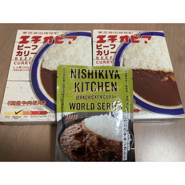 【新品未開封】エチオピアビーフカリー＆ジャークチキンカレーセット 食品/飲料/酒の加工食品(レトルト食品)の商品写真