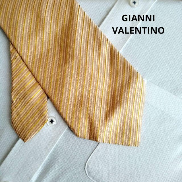 GIANNI VALENTINO(ジャンニバレンチノ)の【どれでも1本600円、２本で1000円】色:黄色、ゴールド　ジャンニバレンチノ メンズのファッション小物(ネクタイ)の商品写真