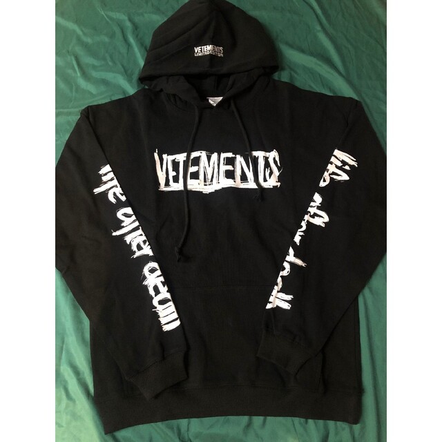 日本未発売】 vetements パーカー 一回のみ着用 タグ付き 即日発送