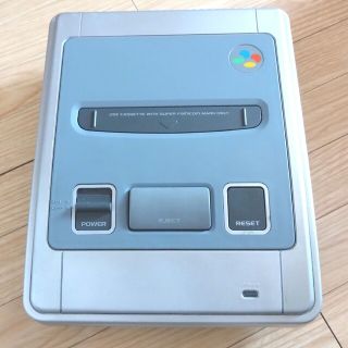 スーパーファミコン(スーパーファミコン)のスーパーファミコン本体(家庭用ゲーム機本体)