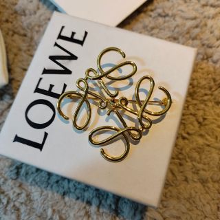 LOEWE アナグラムブローチ 刻印あり-