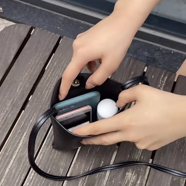 新品未使用】韓国 ショルダーバッグ ミニバッグ 斜めがけ 小さめ