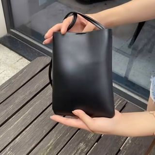新品未使用】韓国 ショルダーバッグ ミニバッグ 斜めがけ 小さめ
