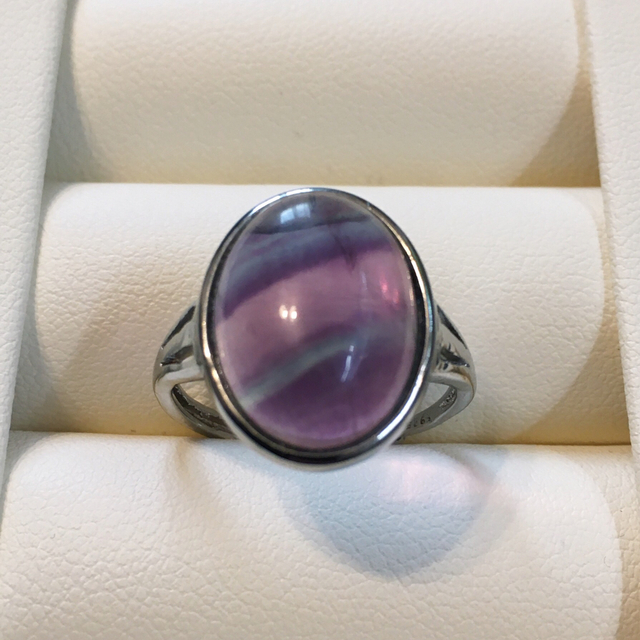 【セール】フローライト　天然石　リング/指輪　紫色 レディースのアクセサリー(リング(指輪))の商品写真