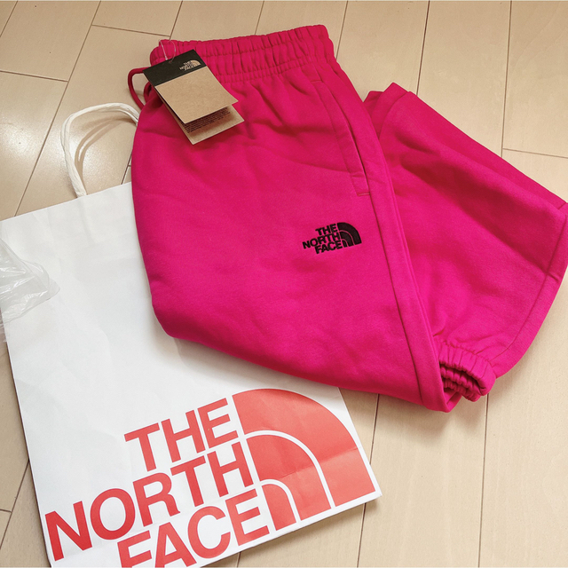 THE NORTH FACE(ザノースフェイス)のノースフェイス スウェットパンツ レディース メンズ ジョガーパンツ  ピンク レディースのパンツ(カジュアルパンツ)の商品写真