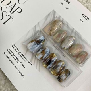 現品【ゆるやか Oval】Sサイズ　①ニュアンスネイル　nail ハンドメイドのアクセサリー(ネイルチップ)の商品写真