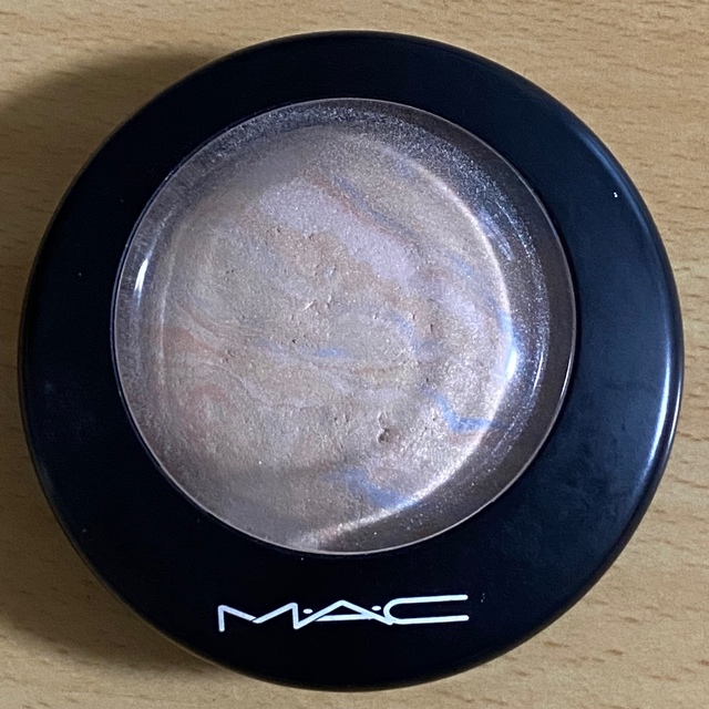 MAC(マック)のMACハイライト　ライトスカペード コスメ/美容のベースメイク/化粧品(フェイスパウダー)の商品写真