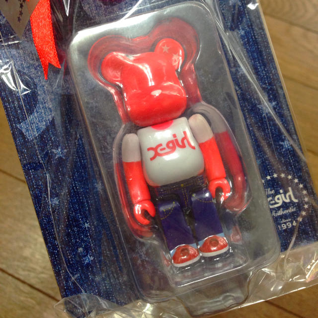 X-girl(エックスガール)のX-girlコラボ BE@RBRICK エンタメ/ホビーのフィギュア(その他)の商品写真