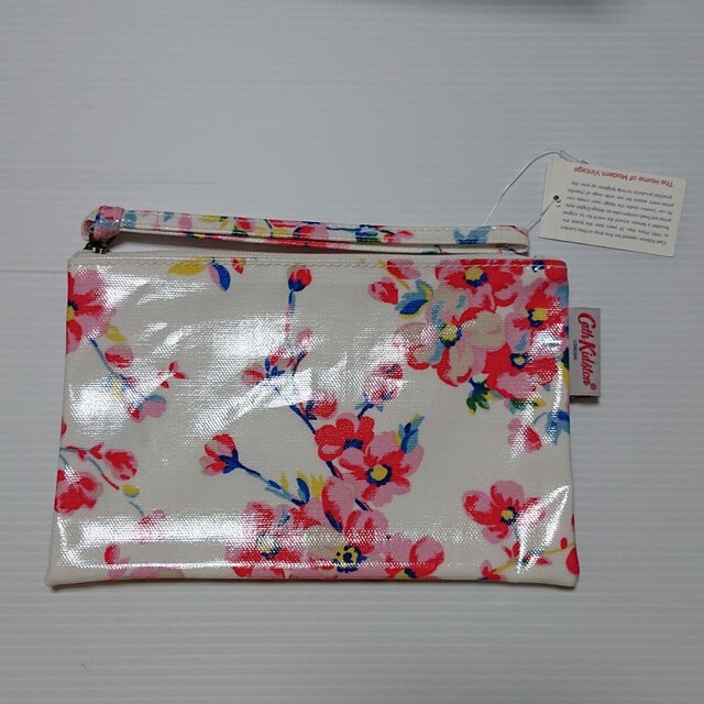 Cath Kidston(キャスキッドソン)の【新品】フラットポーチ フラットパース キャス・キッドソン さくら レディースのファッション小物(ポーチ)の商品写真