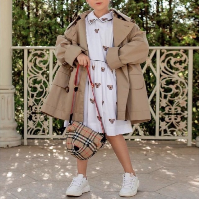 BURBERRY(バーバリー)の【ご専用】バーバリーチルドレン コート 8Y キッズ/ベビー/マタニティのキッズ服女の子用(90cm~)(コート)の商品写真