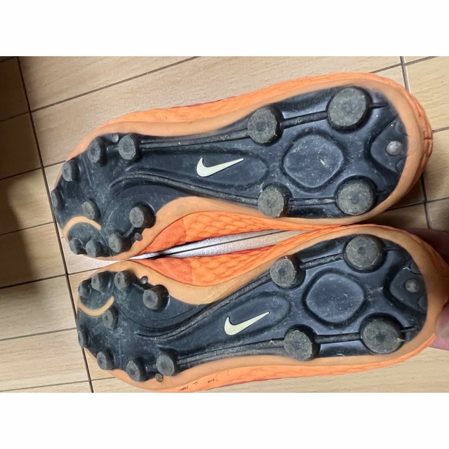 NIKE(ナイキ)のサッカースパイクナイキハイパーヴェノムファントムHG スポーツ/アウトドアのサッカー/フットサル(シューズ)の商品写真