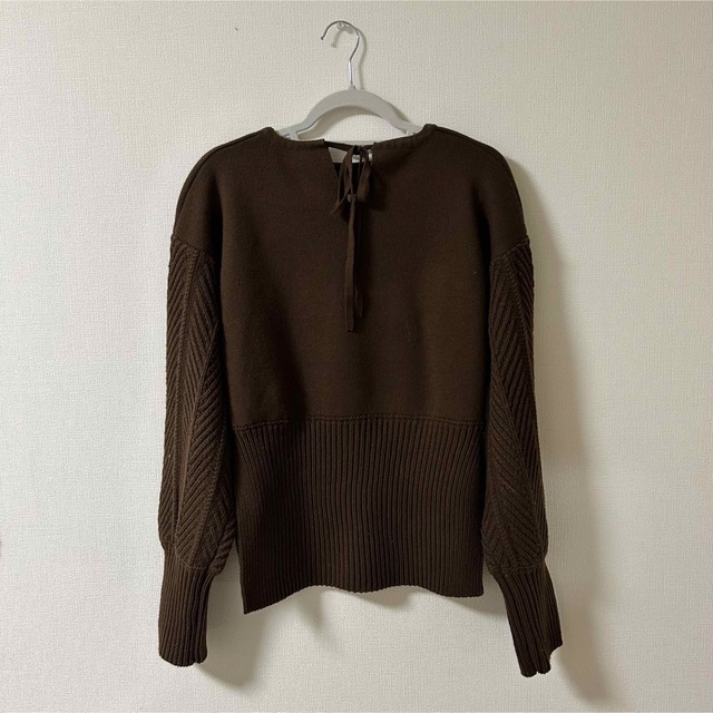 lawgy(ラウジー)のlawgy【neck string knit】brown レディースのトップス(ニット/セーター)の商品写真