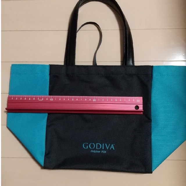 GODIVA(ゴディバ)のゴディバ　トートバッグ　ハッピーバッグ エンタメ/ホビーのコレクション(ノベルティグッズ)の商品写真