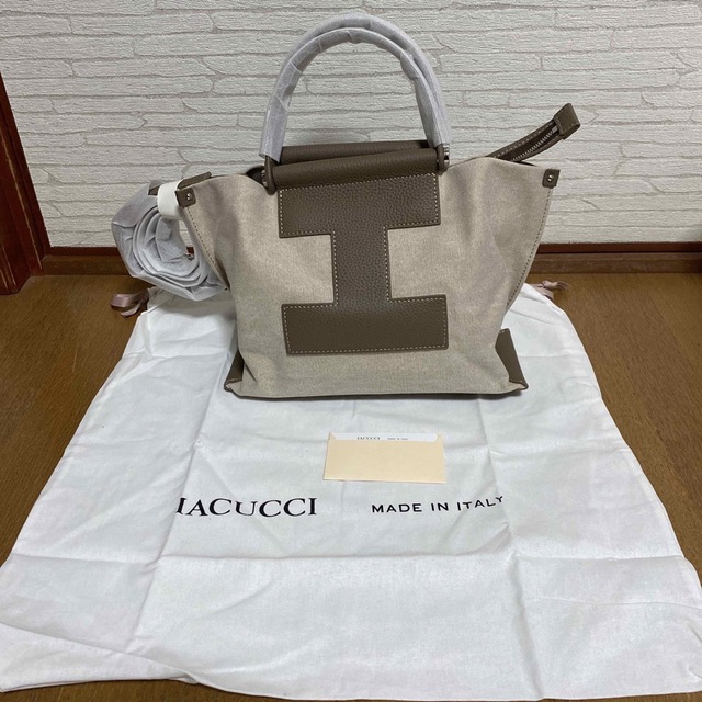 IACUCCI - 新品未使用 IACUCCI(イアクッチ)ソルベッドS トートバッグの