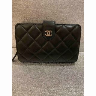 シャネル(CHANEL)のChanelシャネル　マトラッセ  二つ折り財布　ブラック　正規品(財布)