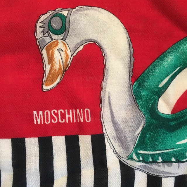 MOSCHINO(モスキーノ)のMOSCHINO 大判スカーフ ストール モスキーノ レディースのファッション小物(バンダナ/スカーフ)の商品写真