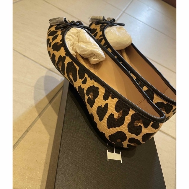 COACH - 新品♡コーチ ヒョウ柄フラットシューズ5.5Cの通販 by n COACH - 新品♡コーチ ヒョウ柄フラットシューズ5.5Cの通販 by n