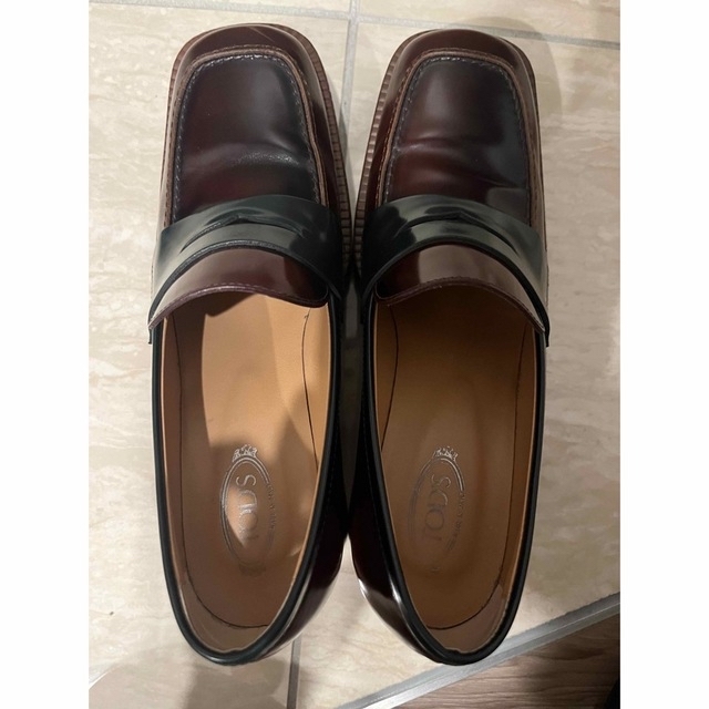 TOD'S(トッズ)のレザープラットフォームローファー　ブラウン23.5 レディースの靴/シューズ(ローファー/革靴)の商品写真