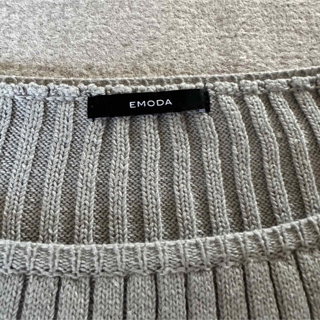 EMODA(エモダ)のスイッチングアームスリットニット レディースのトップス(ニット/セーター)の商品写真