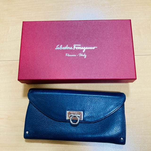 《値下げ》フェラガモ 長財布 ※箱付き | フリマアプリ ラクマ
