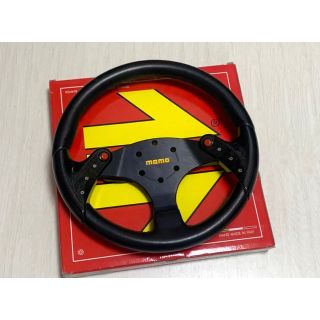 希少　MOMO F1 concept ステアリング　廃盤品　350mm モモステ(汎用パーツ)