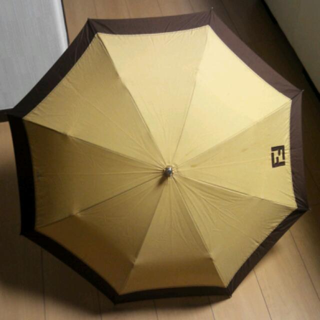 FENDI - 折りたたみ傘 雨晴れ兼用の通販 by ジャンルいろいろ(^o^)｜フェンディならラクマ