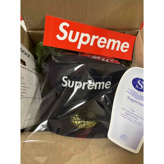 Supreme - Supreme World Famous Box Logo New Era®の通販 by こてつ