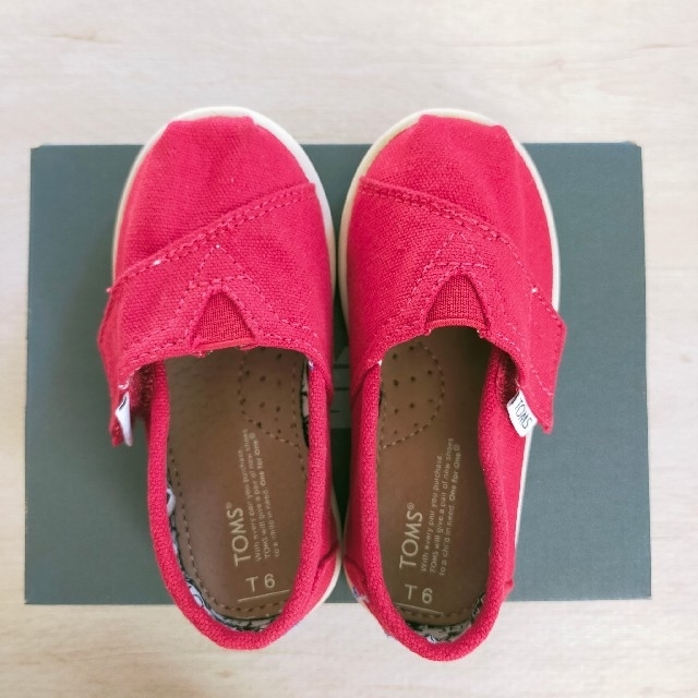 TOMS(トムズ)のTOM'S　シューズ キッズ/ベビー/マタニティのベビー靴/シューズ(~14cm)(フラットシューズ)の商品写真