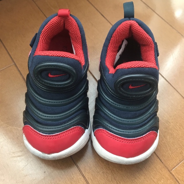 NIKE(ナイキ)のナイキダイナモフリー 13cm キッズ/ベビー/マタニティのベビー靴/シューズ(~14cm)(スニーカー)の商品写真