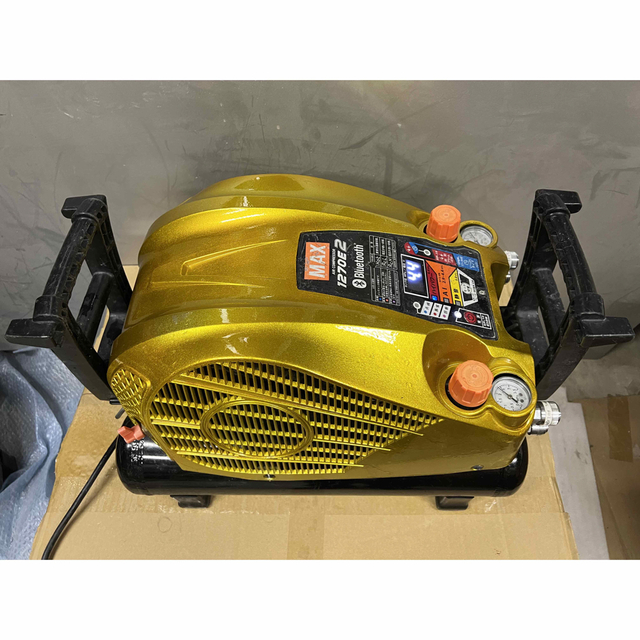 マックス 高圧エアコンプレッサー AK-HH1270E2 5連タンク 27l-