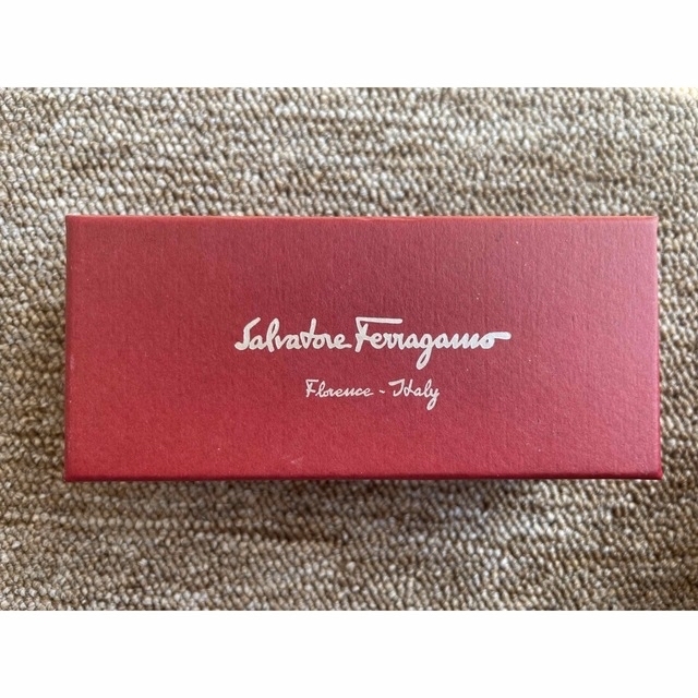 Salvatore Ferragamo(サルヴァトーレフェラガモ)のフェラガモ　バレッタ　ブラウン レディースのヘアアクセサリー(バレッタ/ヘアクリップ)の商品写真