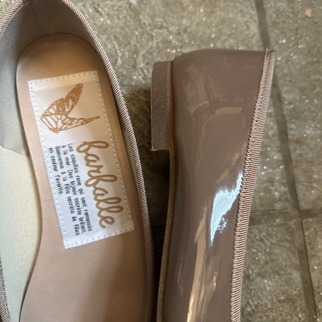 美品✨farfalle ファルファーレ24㎝ バレエシューズ エナメル リボン レディースの靴/シューズ(バレエシューズ)の商品写真