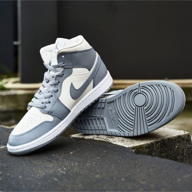 NIKE - Nike WMNS Air Jordan 1 Mid 