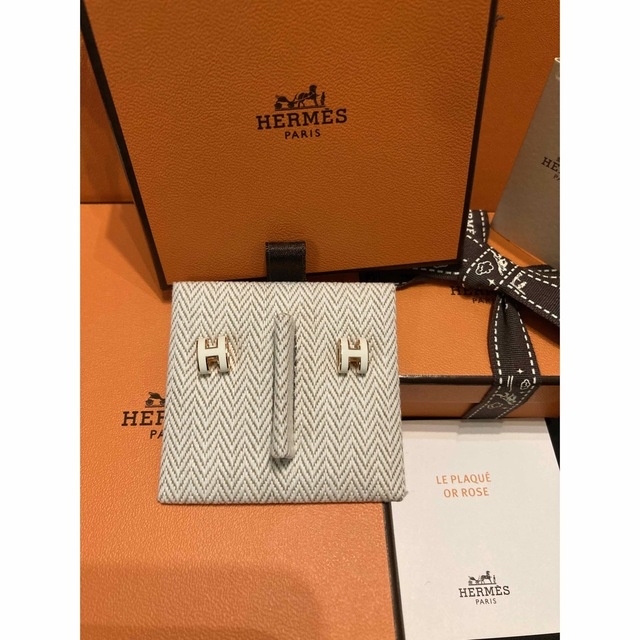 Hermes(エルメス)の新品☆エルメス 新品ピアス　ミニポップH ホワイト　ローズピンクゴールド レディースのアクセサリー(ピアス)の商品写真