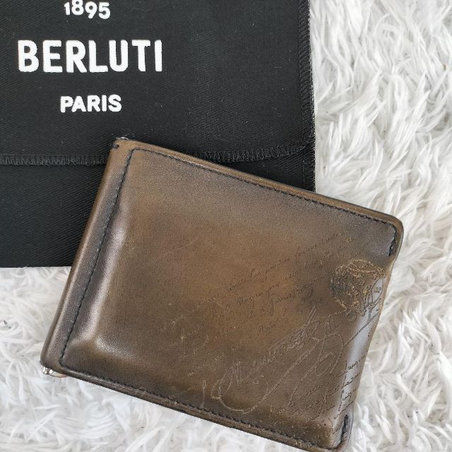 ☆日本の職人技☆ マネークリップ 美品✨ベルルッティ Berluti フィギュア 茶 スクリットスワイプレザー マネークリップ ベルルッティ マネークリップ
