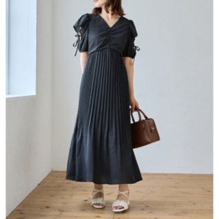 マジェスティックレゴン(MAJESTIC LEGON)の新品✨MAJESTIC LEGON  / ワンピース　ブラック水玉(ロングワンピース/マキシワンピース)