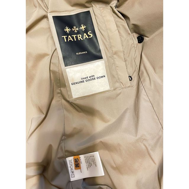 TATRAS(タトラス)のTATRAS♡ベージュダウンコート レディースのジャケット/アウター(ダウンコート)の商品写真